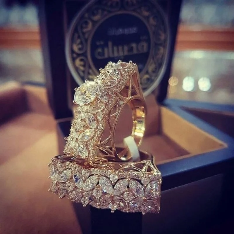 

Ring luxury fashion gold full ring diamond commemorative gift ring European and American grand banquet women's ring