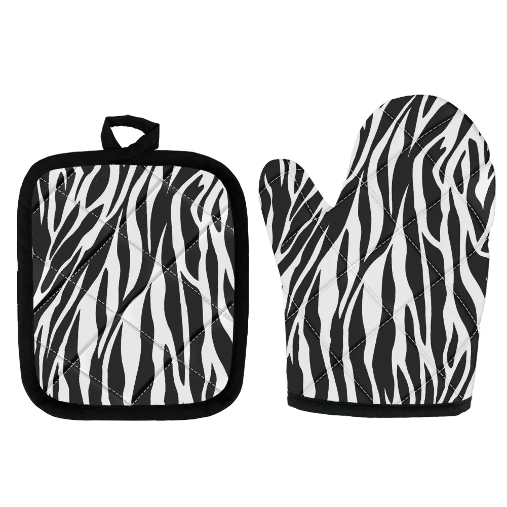 

Kitchen Oven Mitts Black and White Stripes Print Cooking Insulation Gloves and Mats 2in1 Washable Glove for Baking Kitchen Tool