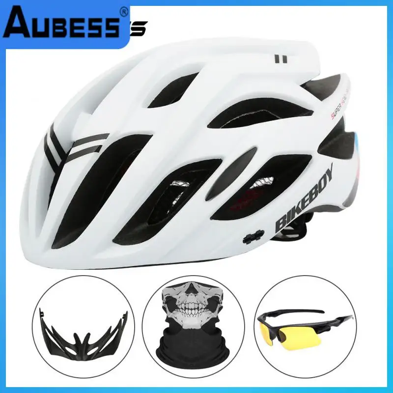 

Comfortable Bike Cap High-quality Bicycle Helmet Adjustable Lynon Chin Strap Cycling Helmets Lightweight Cycling Withlight