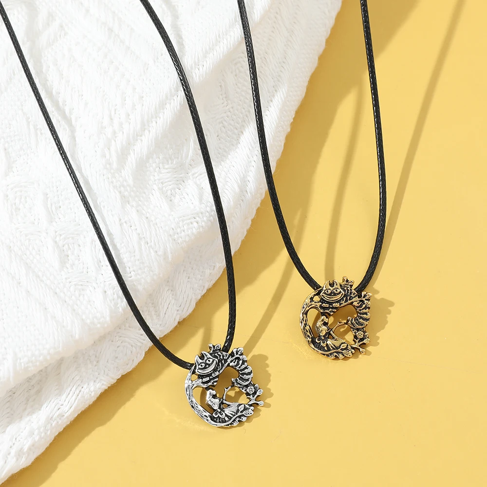 Ожерелье с кулоном Алиса в стране чудес Дисней Элис мечтает путешествовать