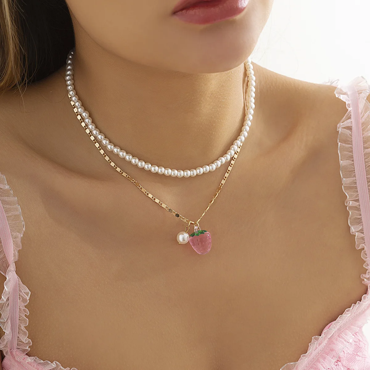 

Pearl double-layer wild strawberry pendant retro clavicle chain pendant