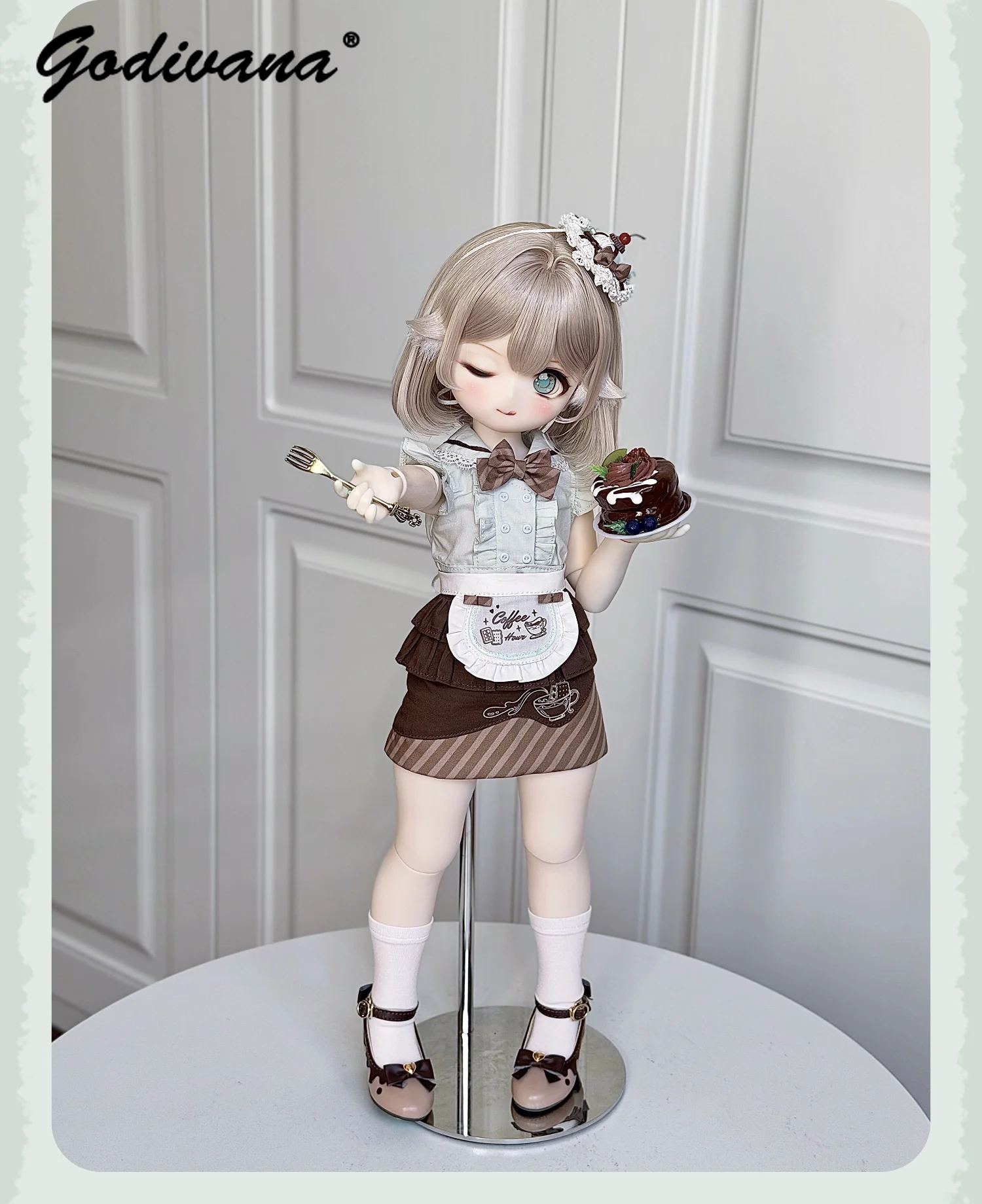 Фото Одежда для куклы Chubby 1/4 BJD: милый наряд горничной в стиле десерта, очаровательная блузка с бантом в стиле кафе с фартуком и юбкой, украшение для волос, костюм для куклы. №3