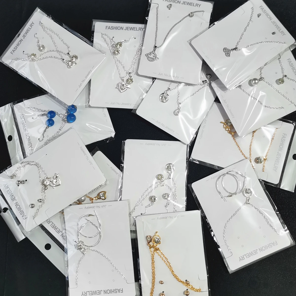 

15 шт. оптовая продажа, ожерелье с маленькой девушкой в форме сердца для женщин, металлическая цепь с бабочкой и серьгами с покрытием, серебря...