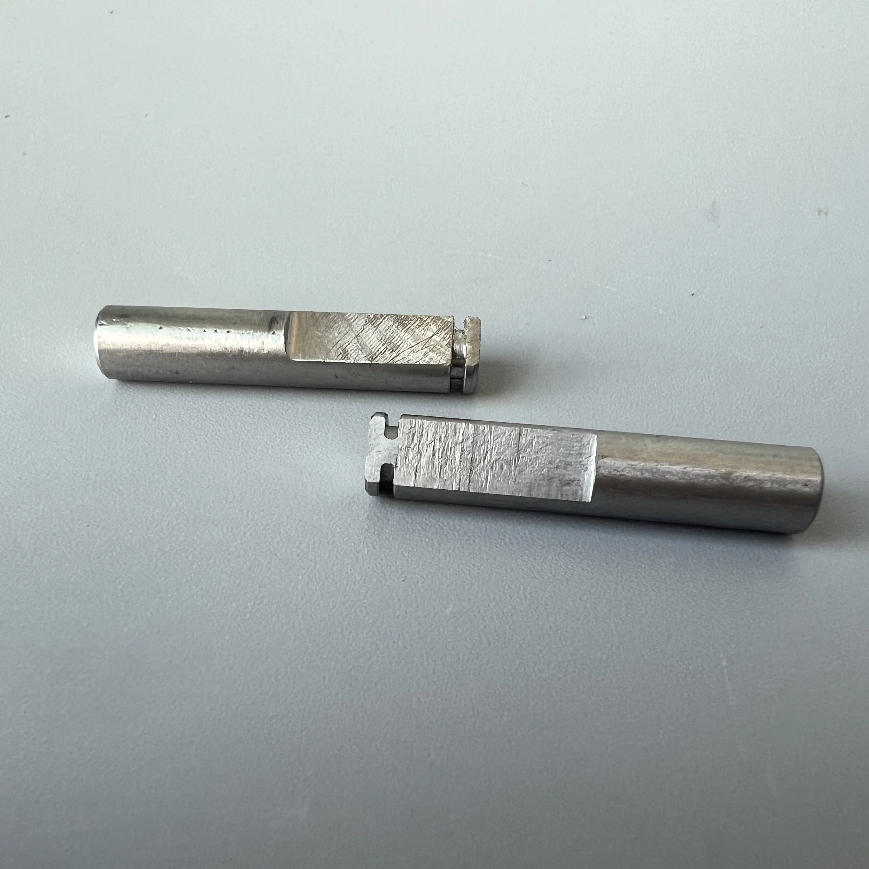 

(2 шт./лот) A 050668 IDLE GEAR PIN для минилабораторий Noritsu QSS 30/31/32/33/34/37