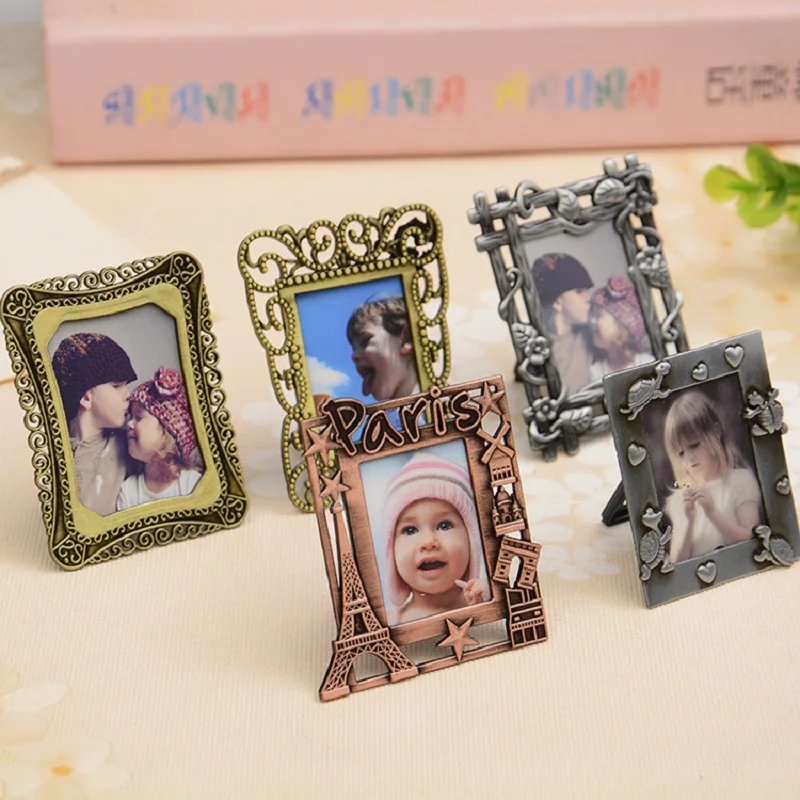 

NEW Retro Metal Photo Frame Keychain 2Inch Mini Photo Frame Keychain Children's Photo Frame Picture Frame Home Party Decoration