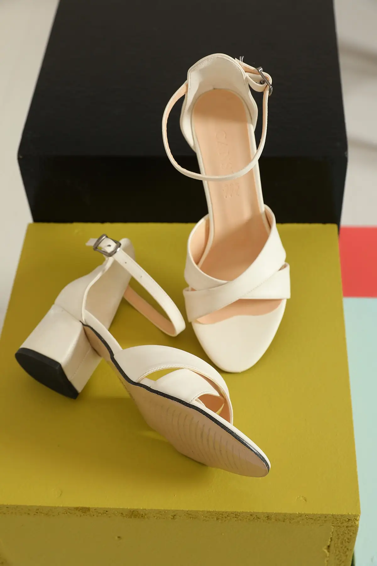 

Women Sandals White Ankle Belt Chunky Heel 2022 New Summer Comfort Breathable Casual Quality Ladies Fashion Sandals