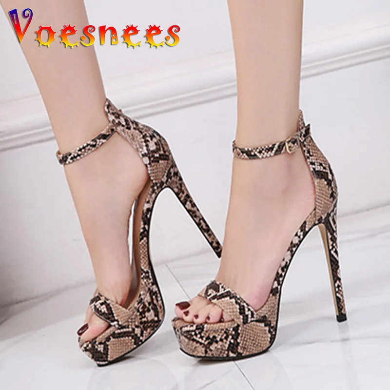 

Женские туфли со змеиным принтом, на высоком каблуке