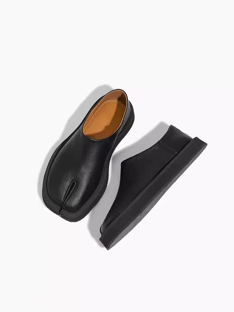 Женская обувь из кожи растительного дубления Tabi с разделенным носком удобные