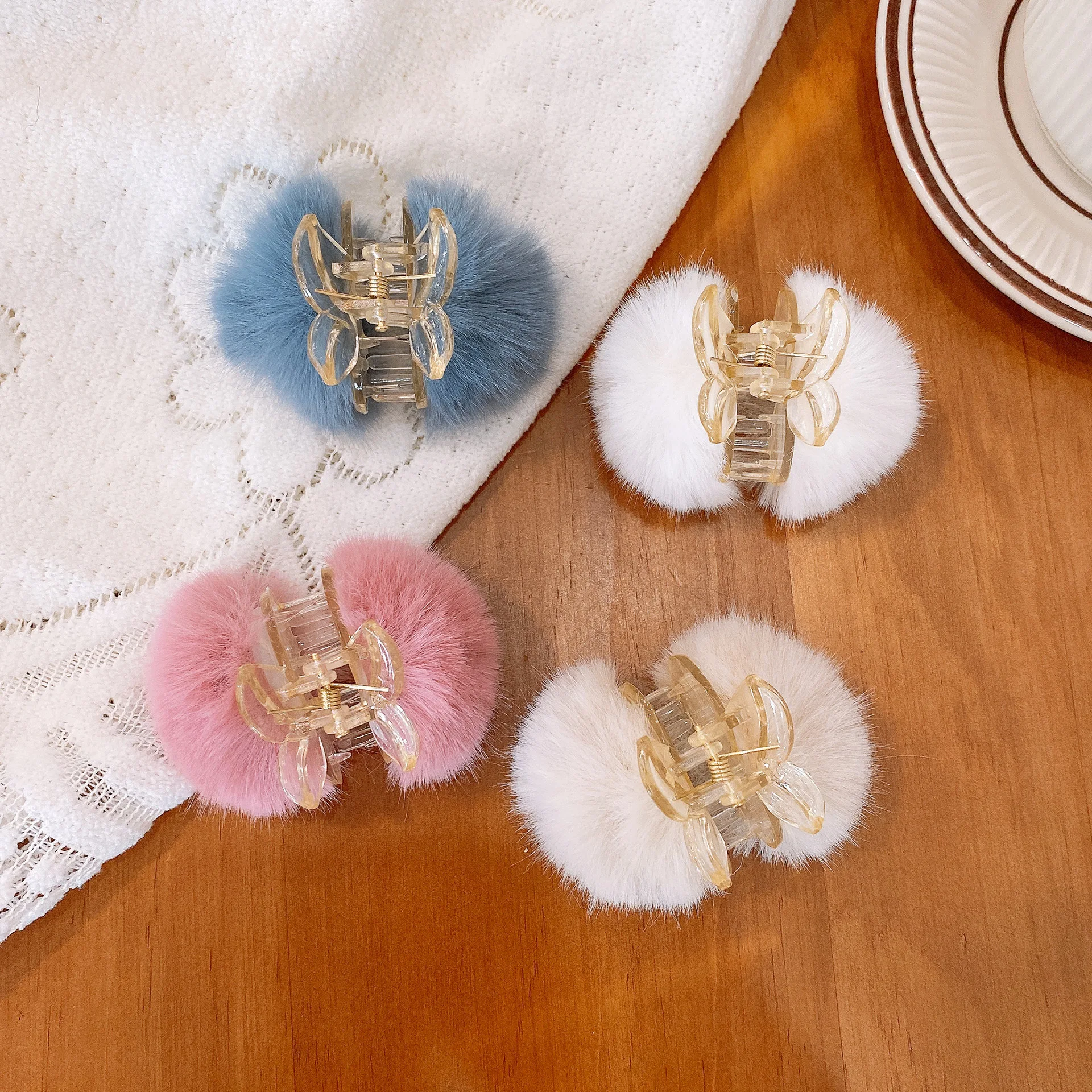 

Retro Elegant Hairball Hair Claw Clips for Women Girls Hairpin Headband for Hair Accessories Headwear Ornament