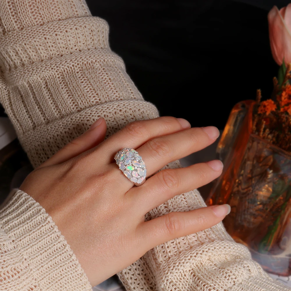 Женское кольцо из натурального камня