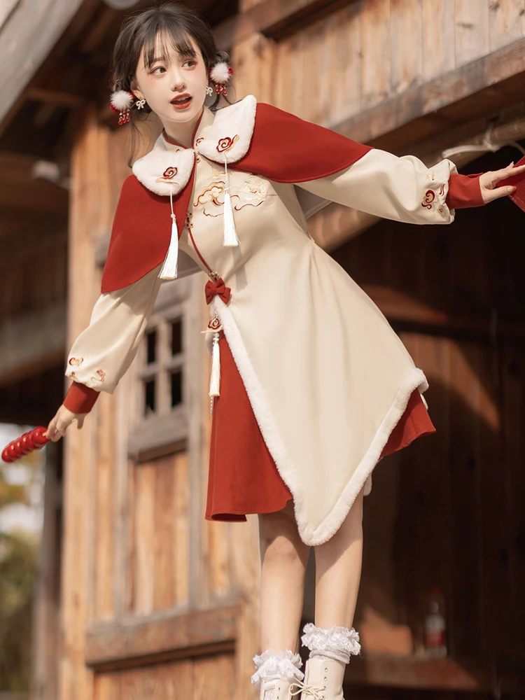 Новогодний костюм в китайском стиле с вышивкой Xiangyun