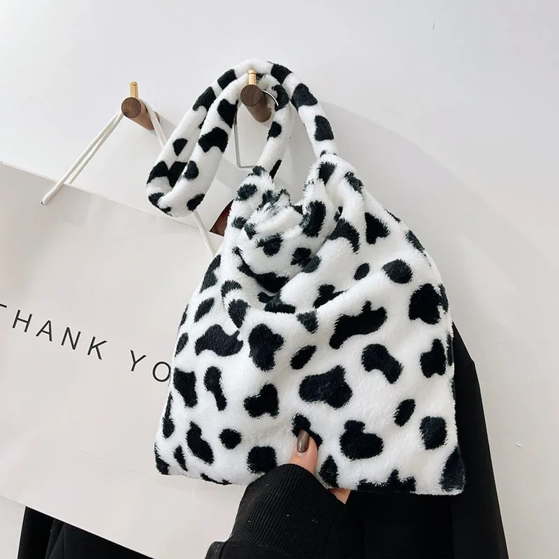 

Solid color large capacity plush bag for women 2021 New Japanese fashion casual shoulder bag Simple autumn and winter tote bag