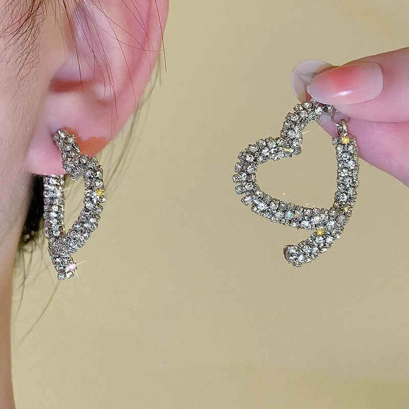 

Full Zircon Love Earrings for Women Fashion Trend Summer Daily Wear Matching Accessories Party Jewelry Birthday Anniversary Gift