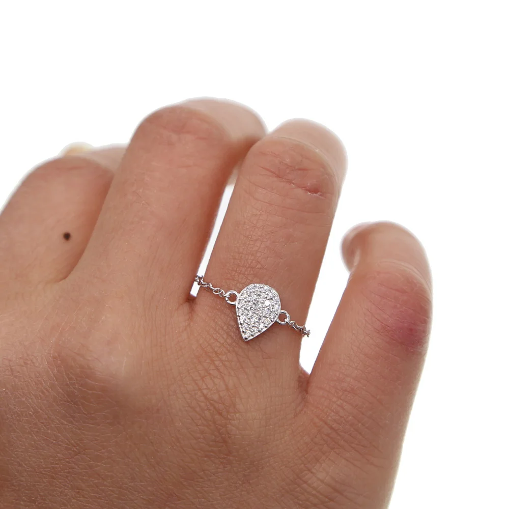 Женское серебряное кольцо с микро-паве фианитами