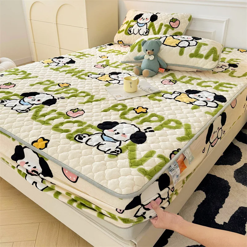 Стеганая простыня из молочного бархата класса A цельное покрывало кораллового 0 9