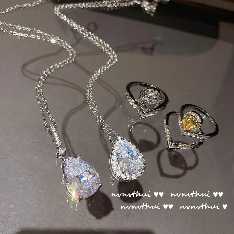 

Luminous Water Drop Gem Necklace 18K Gold Plating Tear Drop Clavicle Chain Big Diamond Ring necklaces for women