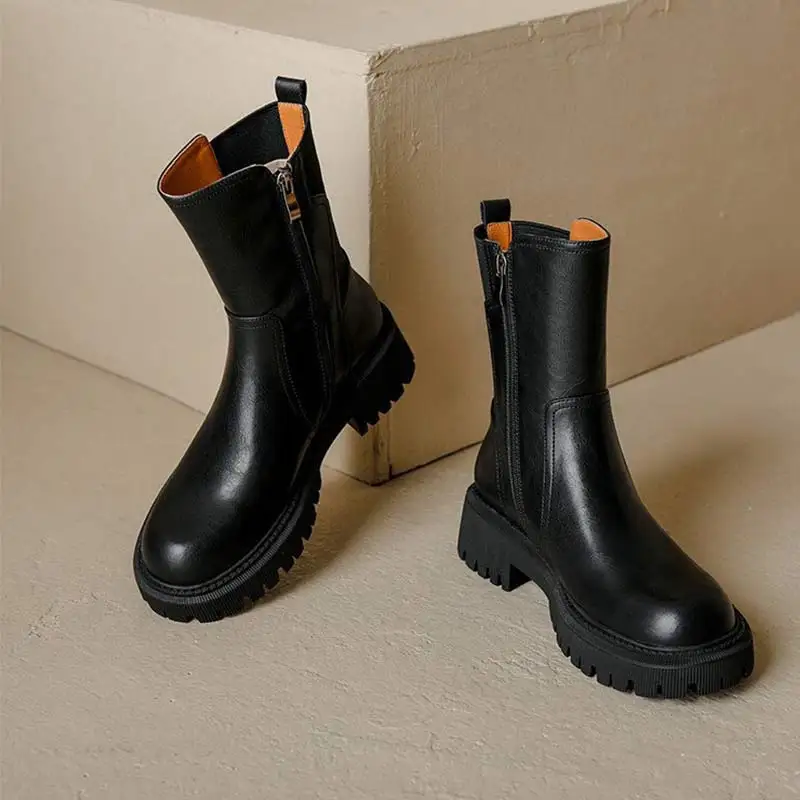 Winter New Vintage Women's Boots Martin Boots Plush Thick Heel Round Toe Short Boots Women's Large