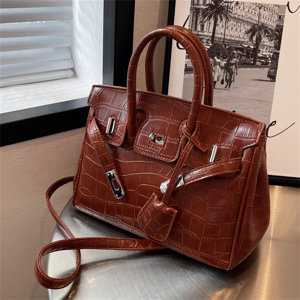 

High quality handbag women's fashion new style versatile fashion Messenger Bag Handbag large capacity platinum bag women's gift