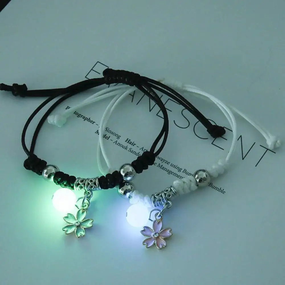 Kindled inspiration friendship glow. Набор для создания браслетов / 66 элементов со шкатулкой. Набор для создания браслетов / 66 элементов со шкатулкой. Kindled inspiration friendship glow. Bracelet making kit.