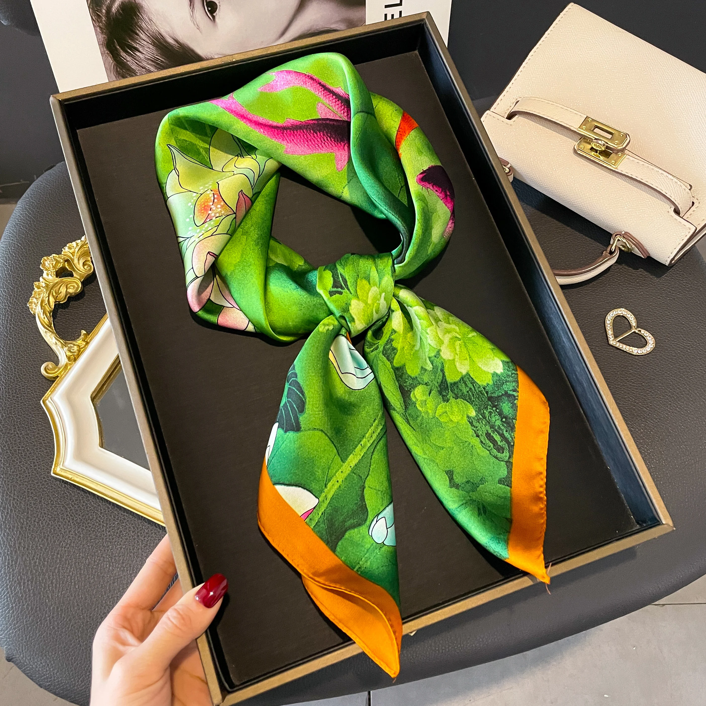 Женский шелковый шарф 70*70 см