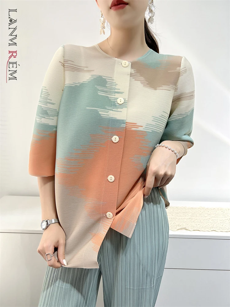 

LANMREM Women Pleated Contrasting Color T-shirt Half Sleeve O-neck Single Breasted Loose 2022 Summer Female New Clothing 2I704
