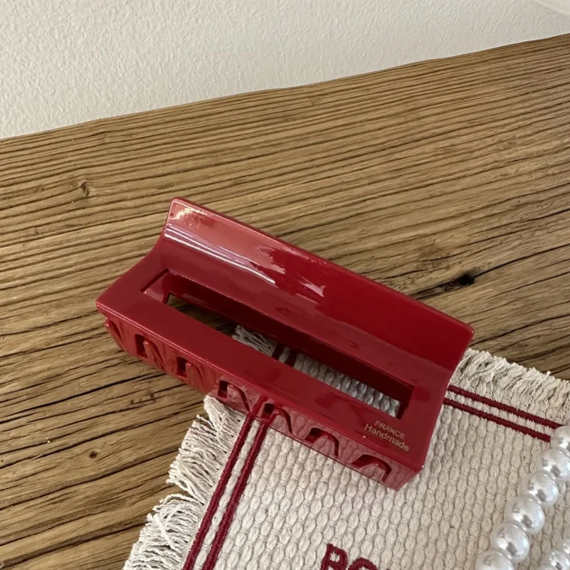 Рисунок 4 - Женская заколка для волос YHJ