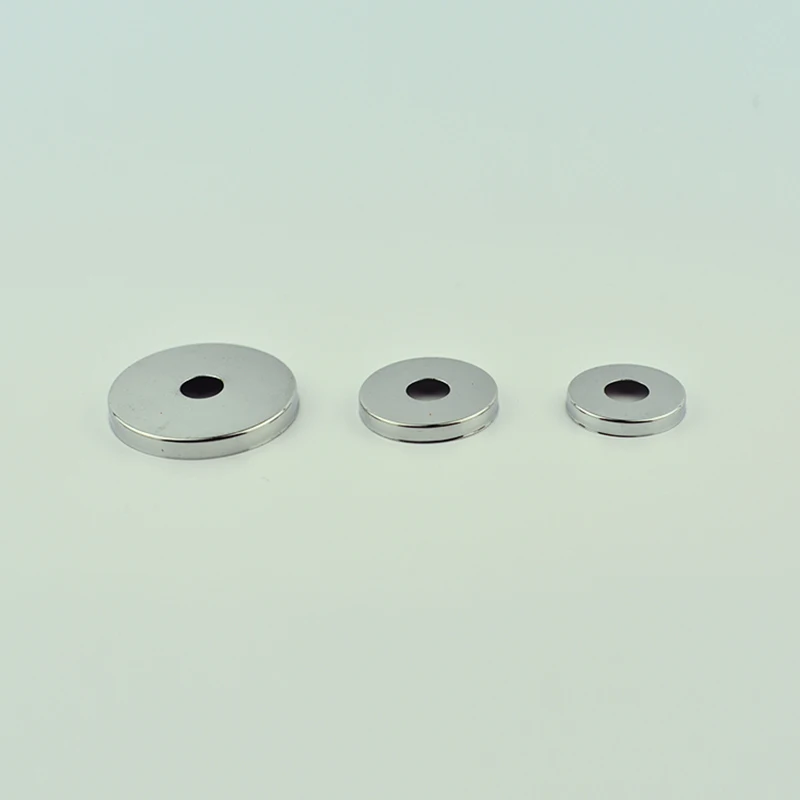 Плоская крышка из атласного никеля и золотого хром под старину металлическое