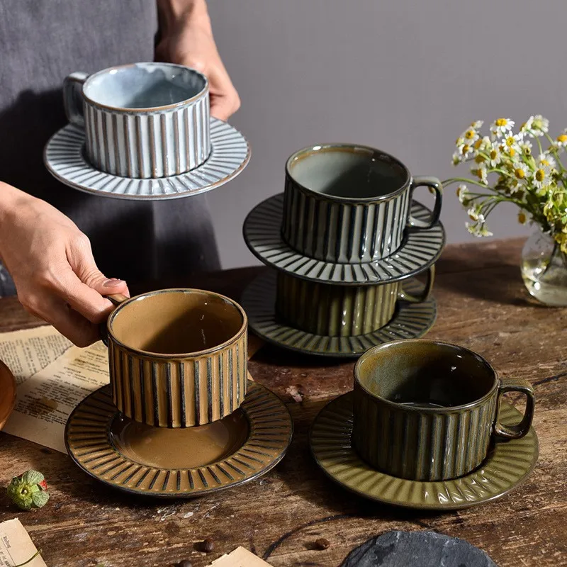

Набор кофейных чашек и тарелок, в стиле ретро, для послеобеденного чая, кружка в цветочек, креативный подарок