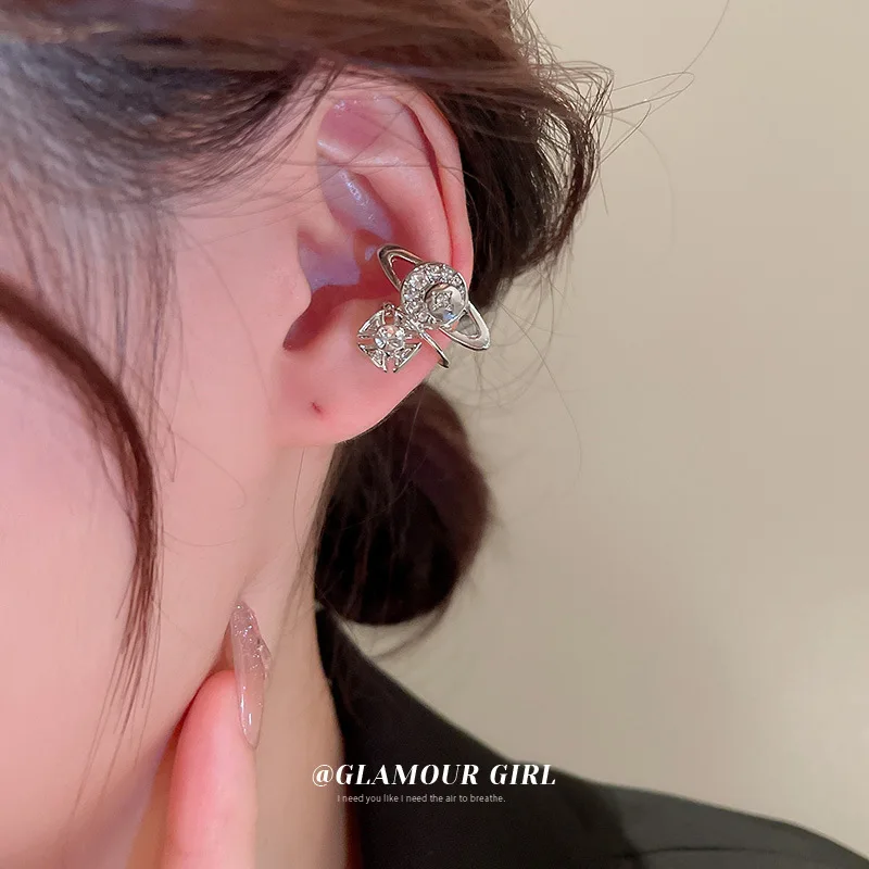 

Trendy Gorgeous Silver Color Saturn Earrings Planet Stud Earrings Fashion Zircon Ear Clip for Women Girl Statement Jewelry Gift