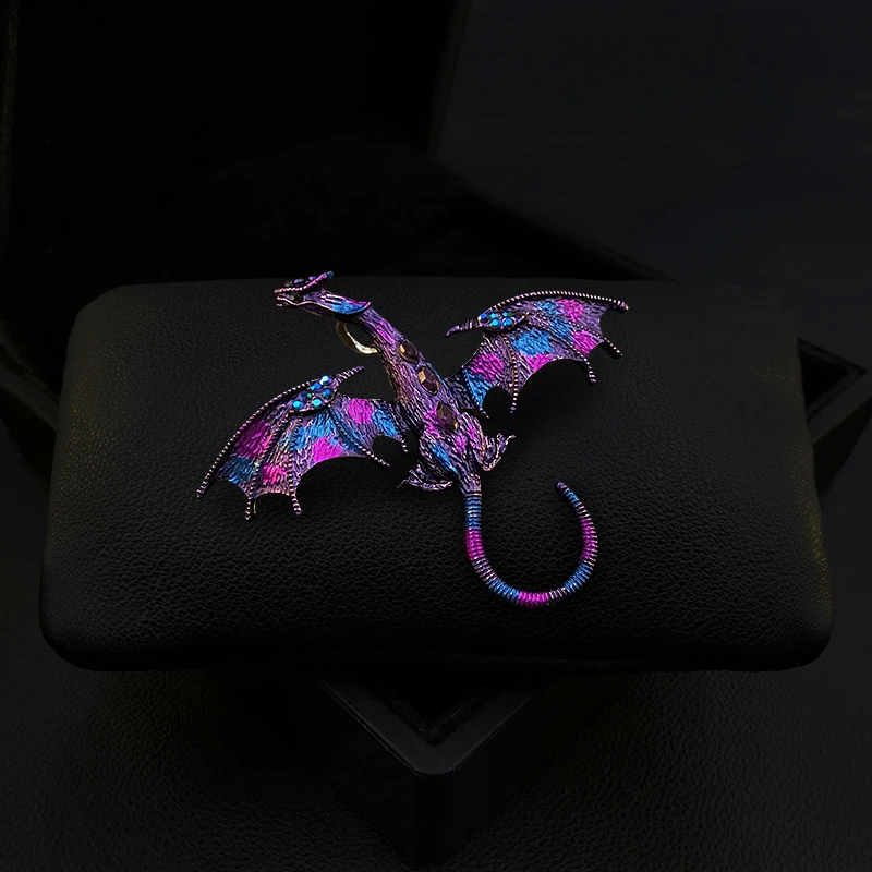 

1818 Dragon Brooch Exquisite High-End Men's Suit Coat Corsage Retro Animal Zodiac Eanmel Pins Clothes Accessories Jewelry Badge