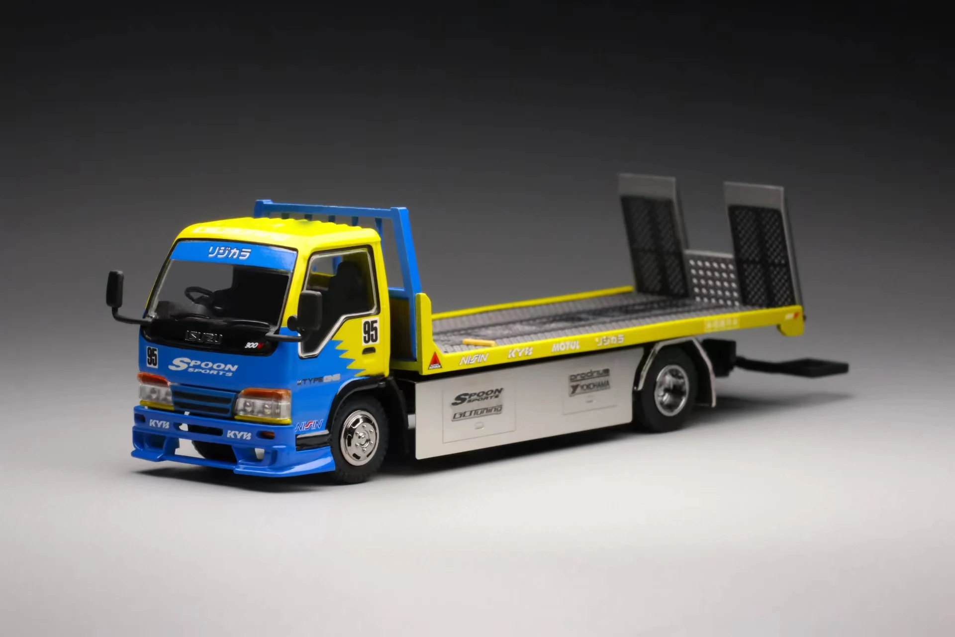 

Модель автомобиля из сплава, да, 1:64 ELF