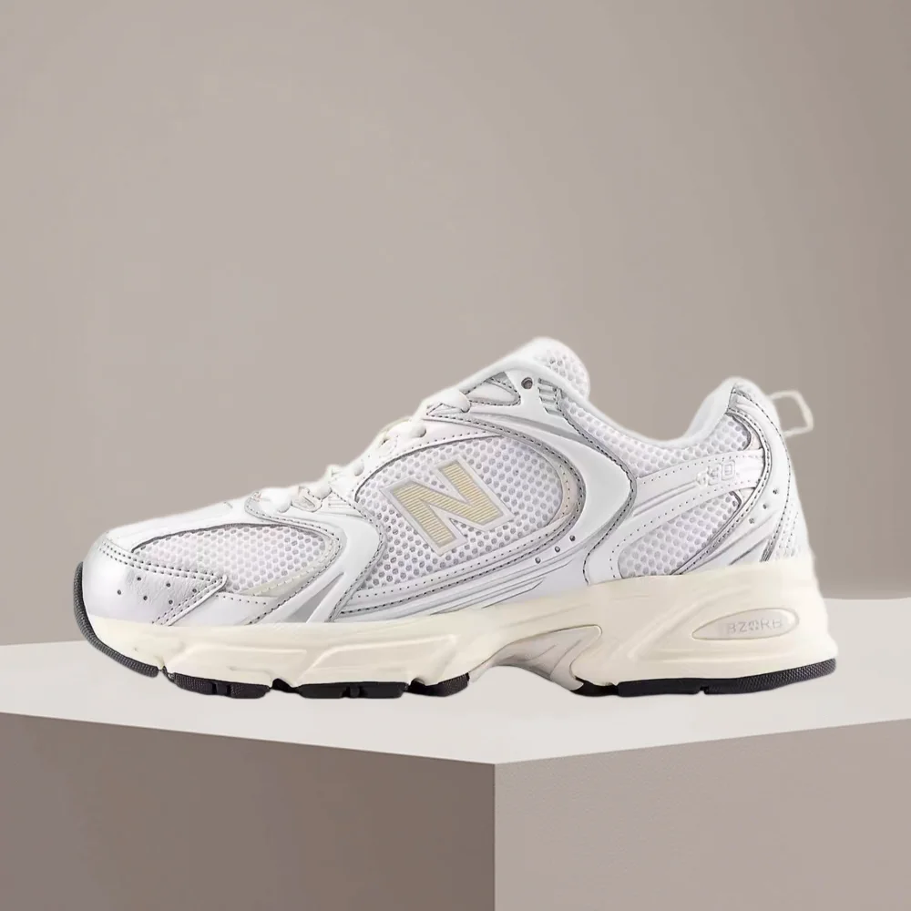 Фото Кроссовки New Balance NB530 унисекс с низким профилем – серебристые, с амортизирующей межподошвой, универсальные и долговечные, комфортные U530ESB №1