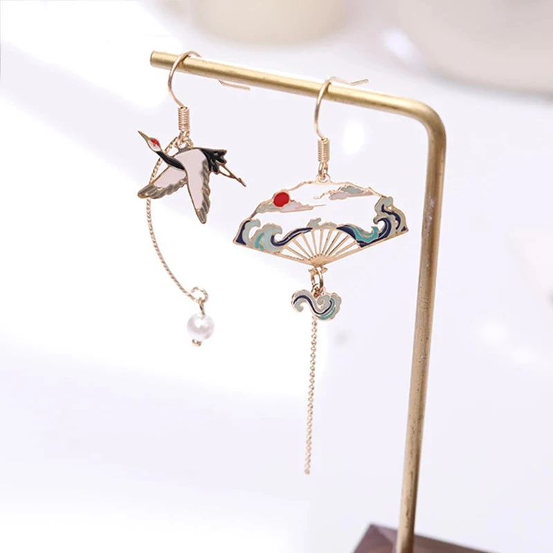 

Vintage Asymmetrical Fan Fish Cat Rabbit Dangle Earrings for Women Heart Balloon Bowknot Sweet Cute Drop Girls Jewelry Gifts