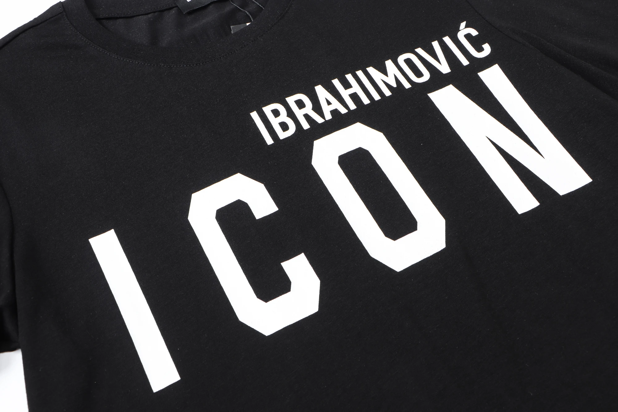 Dsquared2 Creative Photo Signature Cotton Men Women Couple Casual Dsq2 Short Sleeve D2 Round Neck Boyfriend Gift T-Shirt D8110