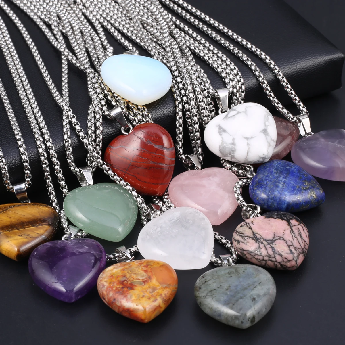 

Natural Stone Necklace Pendant Heart-shaped Exquisite Gemstone Charms for Jewelry Making DIY Personality Necklace Accessories