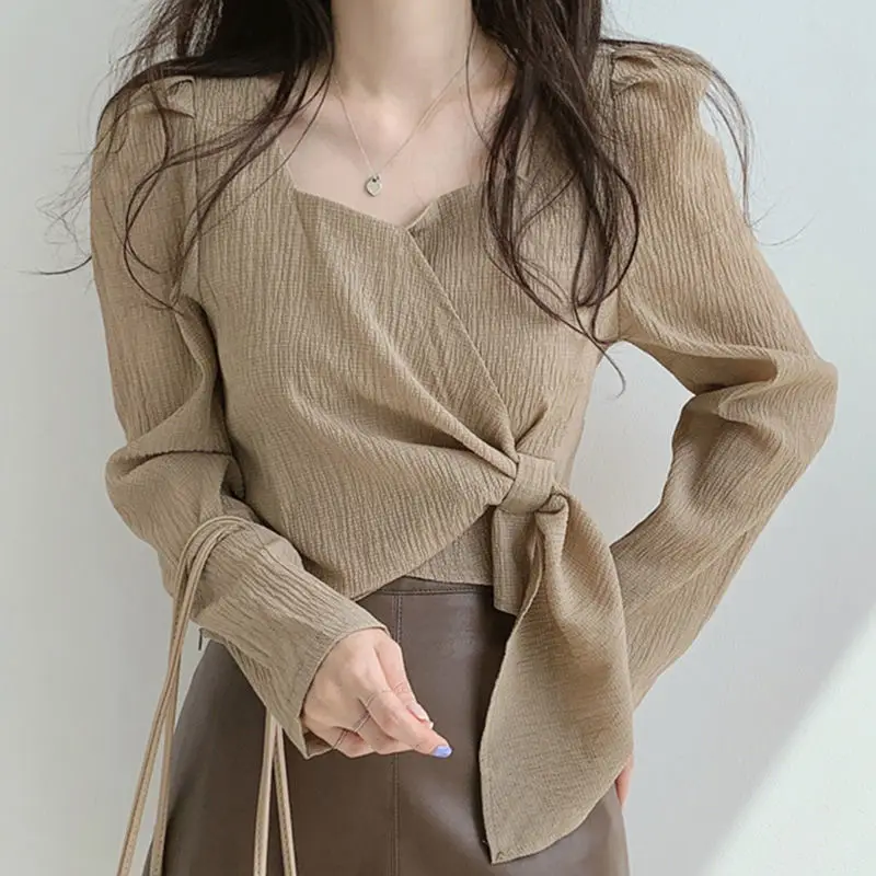 

Корейская шикарная блузка, Женская Осенняя приталенная рубашка в стиле ретро с квадратным вырезом и асимметричным шнуровкой, асимметричный дизайн, свободная рубашка с длинными рукавами, блузка, Топ