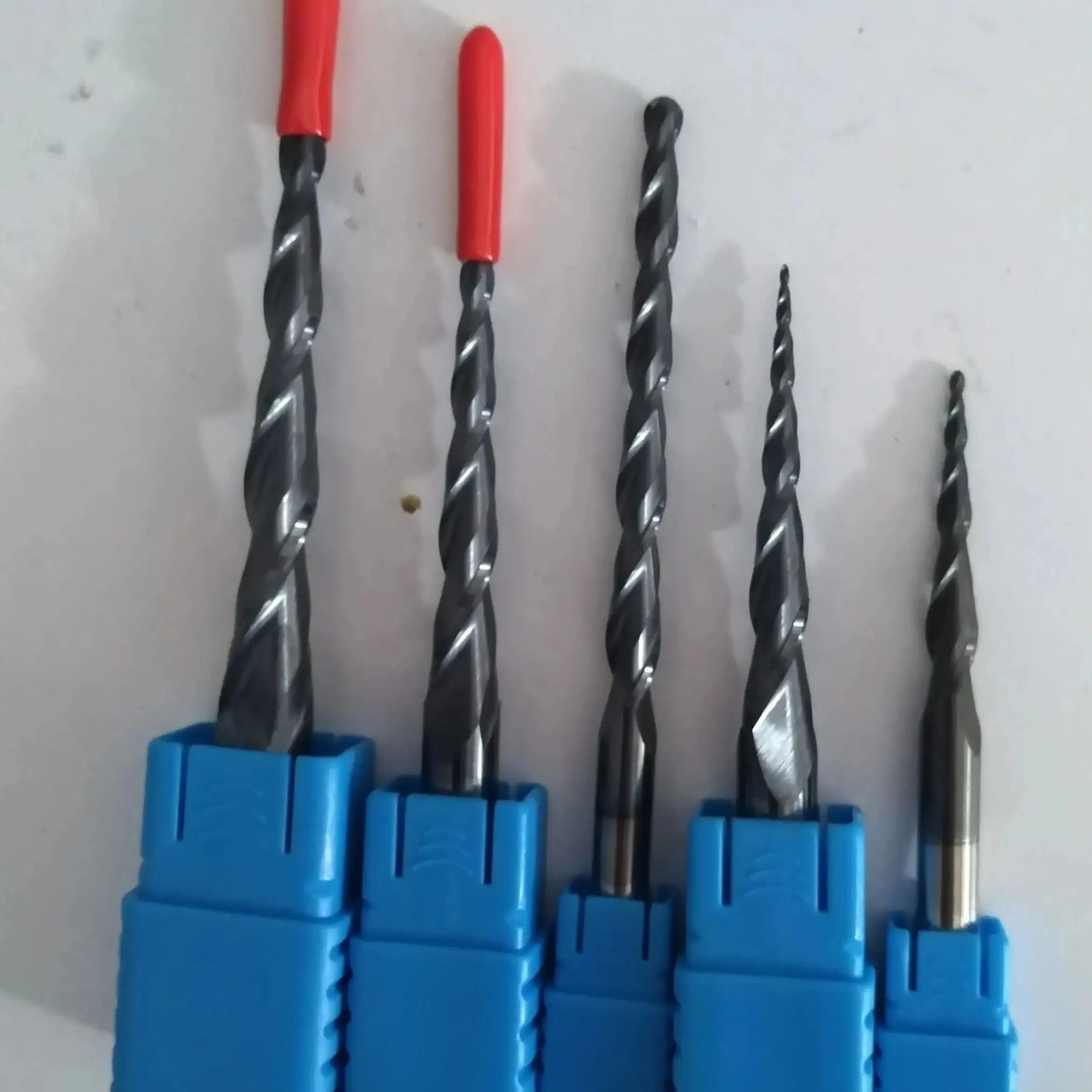 

R0,1 мм R0,25/R0,5/R0,75/R1/R1,5/R2 D3.175-D8mmHRC55 твердосплавная коническая сферическая концевая фреза с ЧПУ, фрезерные конусные фрезы