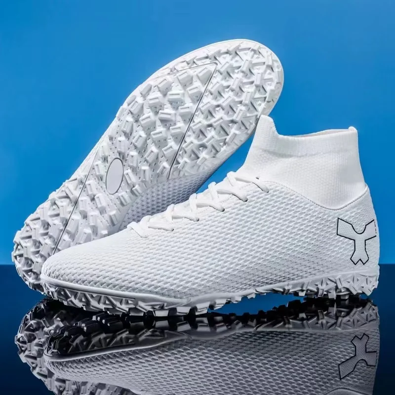 Рисунок 6 - Мужская футбольная обувь