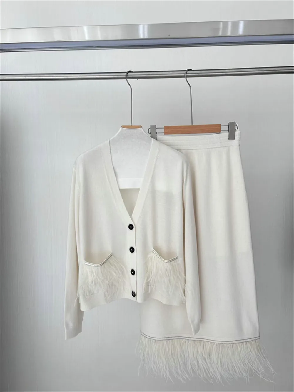 Женский кашемировый костюм с юбкой кардиган v-образным вырезом + прямая юбка