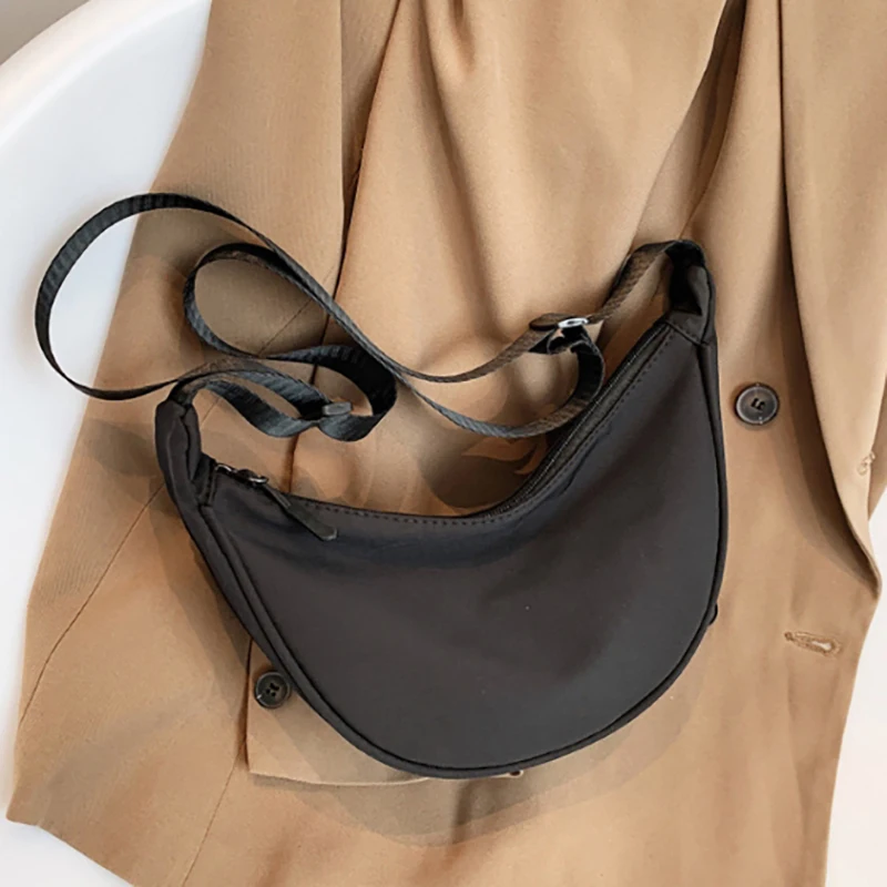 Сплошной цвет нейлоновая водонепроницаемая универсальная сумка-мессенджер