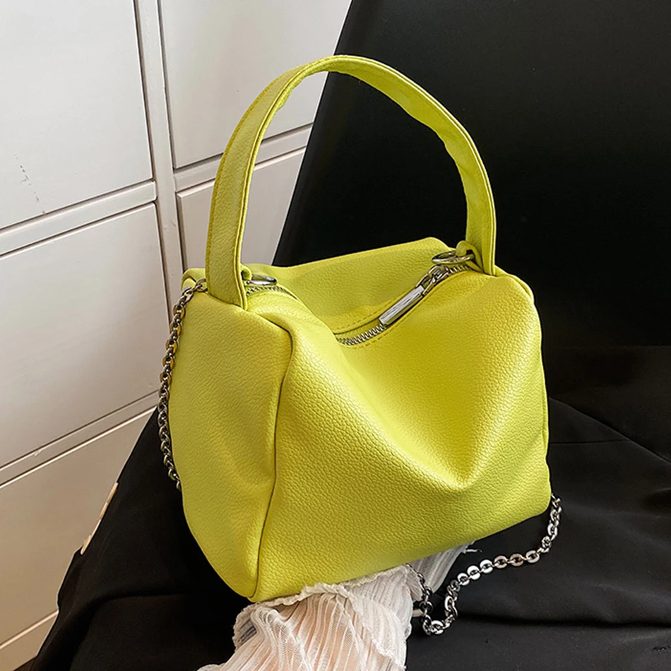 

Милая квадратная Женская сумочка из искусственной кожи, лето 2022, модная маленькая сумка через плечо с цепочкой, роскошная брендовая дизайне...