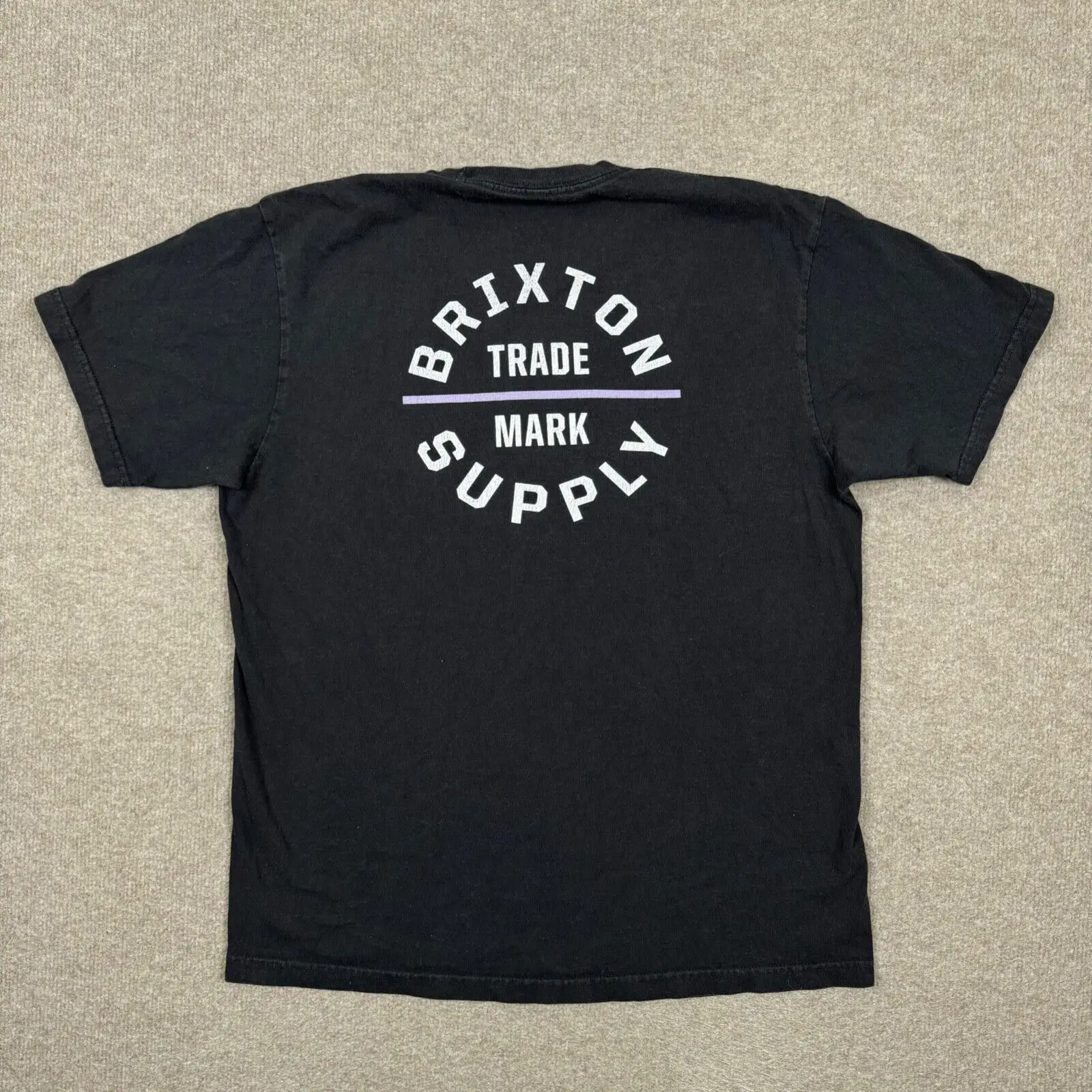 Мужская футболка с коротким или длинным рукавом круглым вырезом