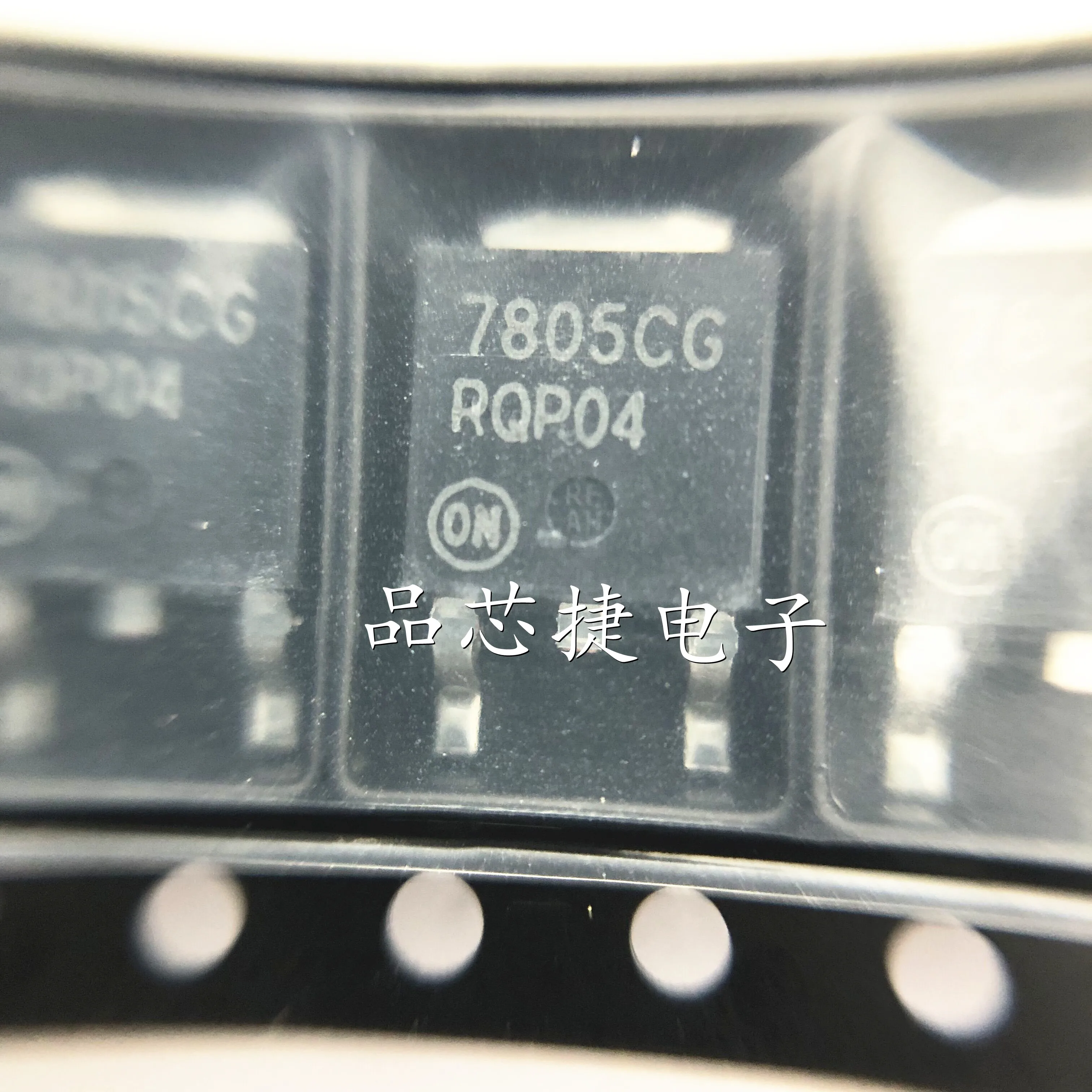 

10 шт. Оригинальный Новый MC7805CDTRKG 7805CG TO252 DPAK 5В линейный регулятор IC чип