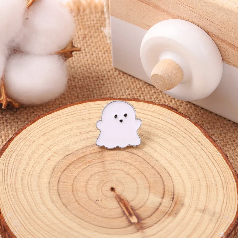 White Ghost Friends Halloween New Year Gift Cute Christmas Badges Lapel Pins Enamel Pin Women's Brooch Jewelry Fashion |