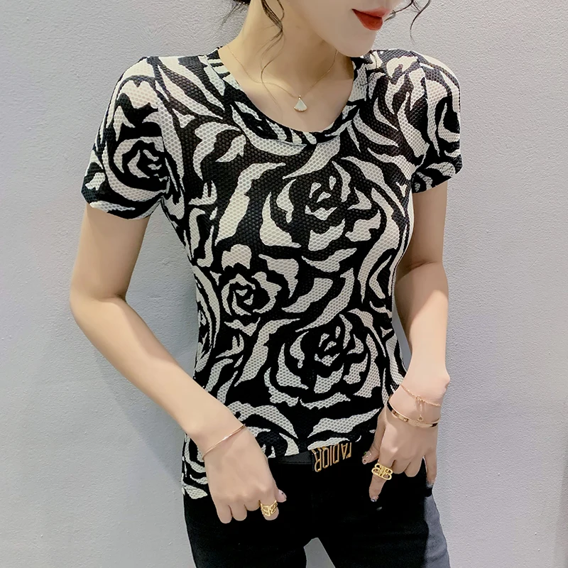 

Женская футболка с круглым вырезом, летний пикантный пуловер в европейском стиле с коротким рукавом и принтом роз, модель 2023, 32321