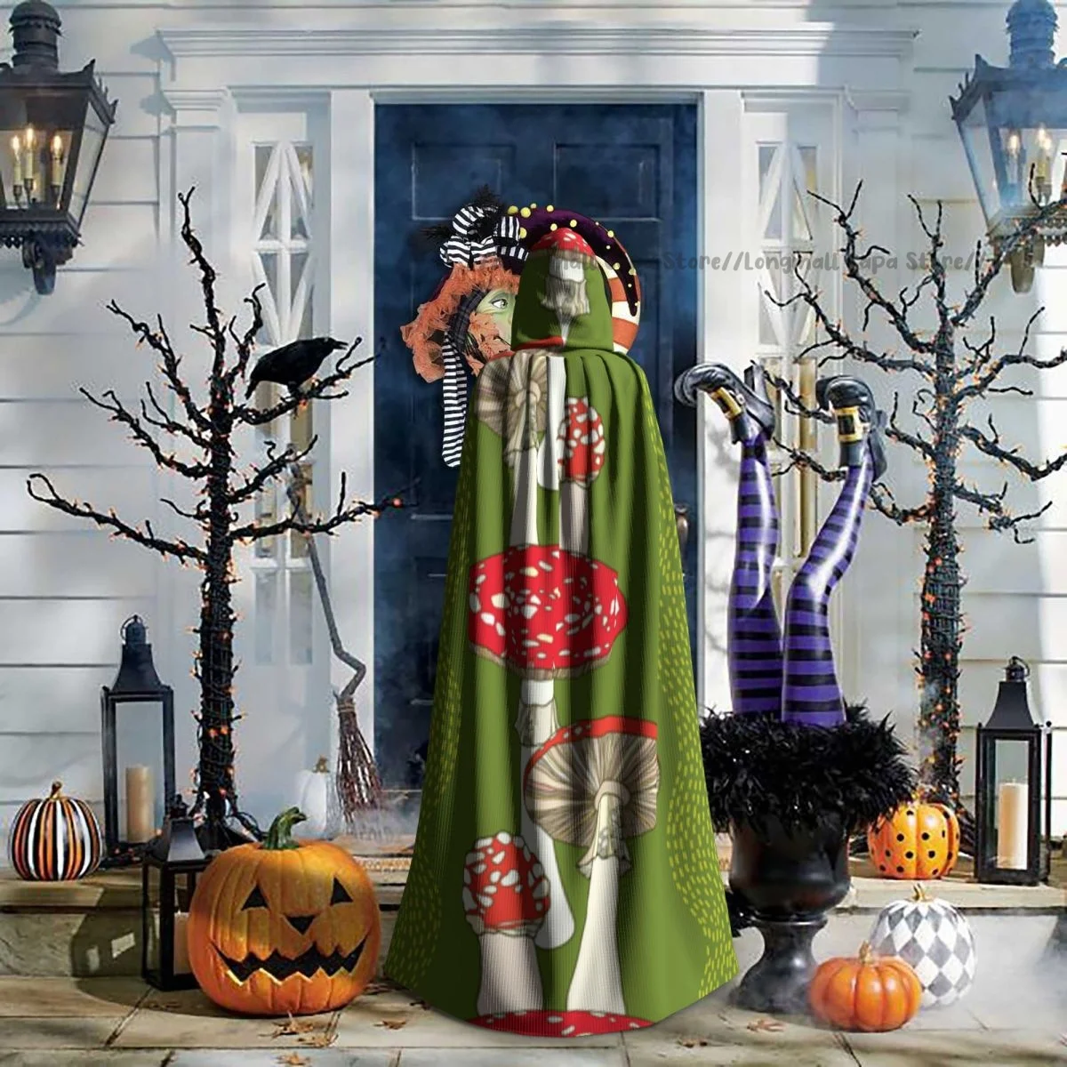 Женская накидка с капюшоном красная в полоску