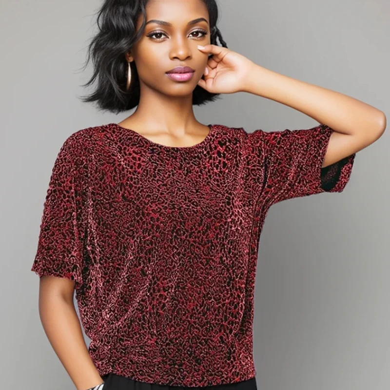 Женская летняя блузка с короткими рукавами и блестками