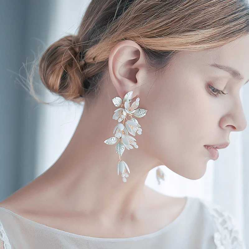 

Long Tassel Simulated Pearl Drop Earrings Bridal Jewelry Fashion Big Crystal Bead Flower Petal Earrings Women Wedding Jewelry