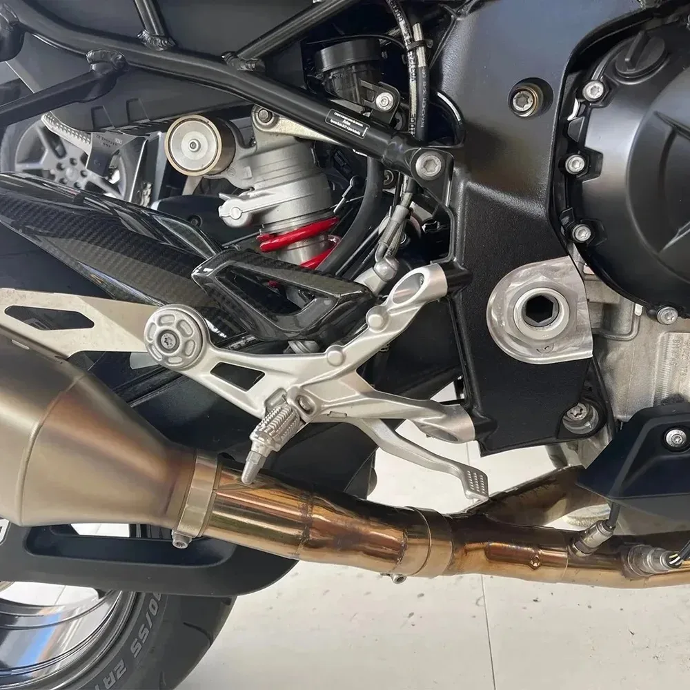 Фото Для BMW S1000RR 2019-2024: 100% карбоновые накладки на подножки, защита для ног, аксессуары для мотоциклов №4