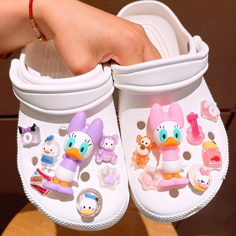Фото 2025 MINISO Микки и Минни Дональд Дак подвески для обуви DIY аксессуары для обуви съемные зажимы для обуви для Colg Disney с мультяшной тематикой №4